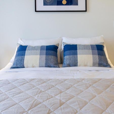 City Lights Retreat With Carpark 2 Bed 2 Bath Christchurch Bagian luar foto