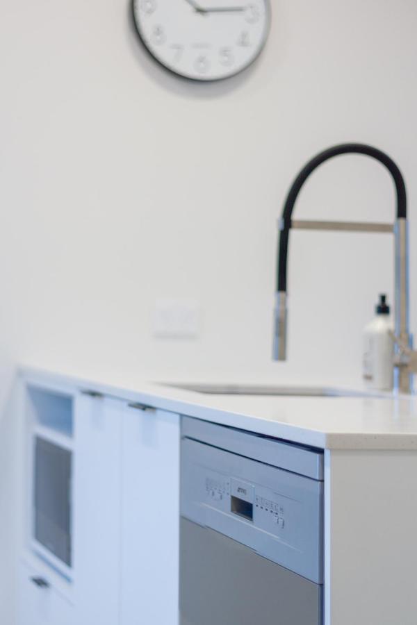 City Lights Retreat With Carpark 2 Bed 2 Bath Christchurch Bagian luar foto