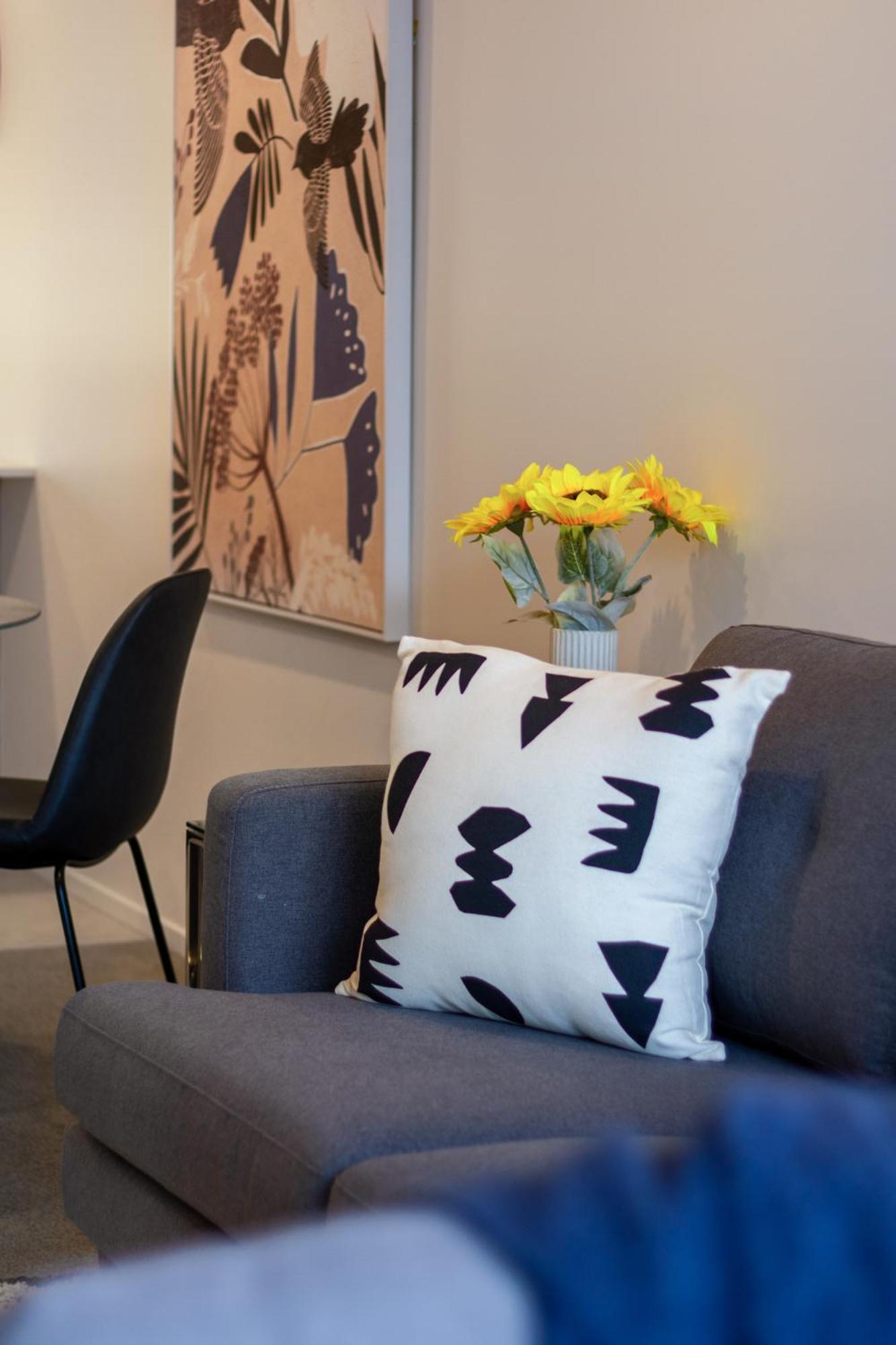 City Lights Retreat With Carpark 2 Bed 2 Bath Christchurch Bagian luar foto